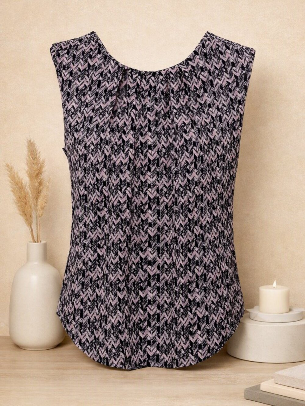 Chevron Sleeveless Blouse Modern Workwear Lightweight Pleated Scoop Neck